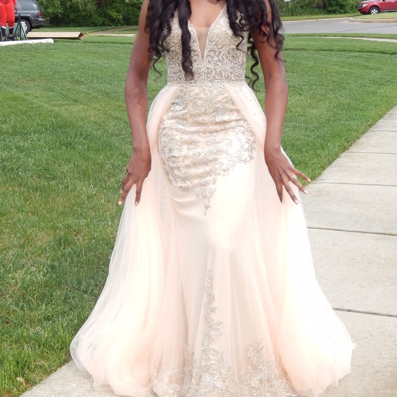 Prom dress - Picture 2 of 6