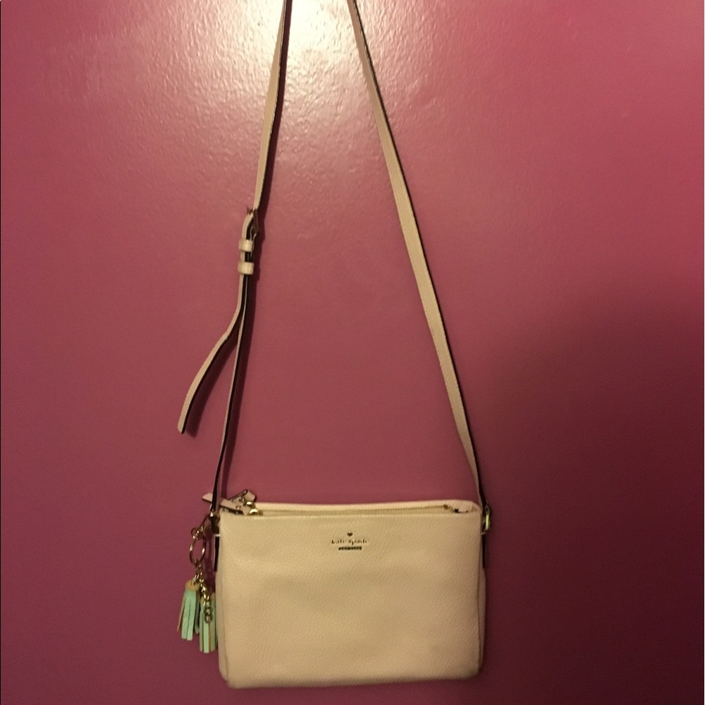 Nude pebbled leather Kate spade crossbody