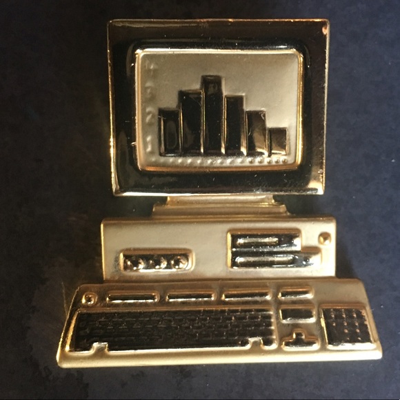 Old School Computer Pin - Picture 2 of 3