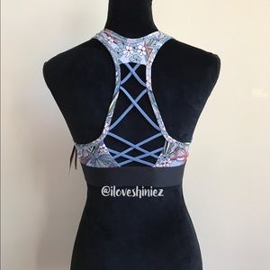Soutien-gorge Sport Victoria's Secret Incredible - Taille 32B, Imprimé Dentelle, Neuf
