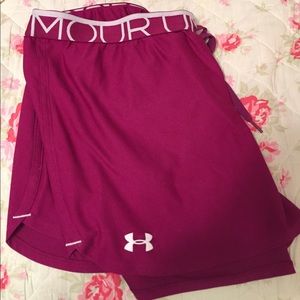 Under Armour 'Heat Gear' loose fitting shorts.