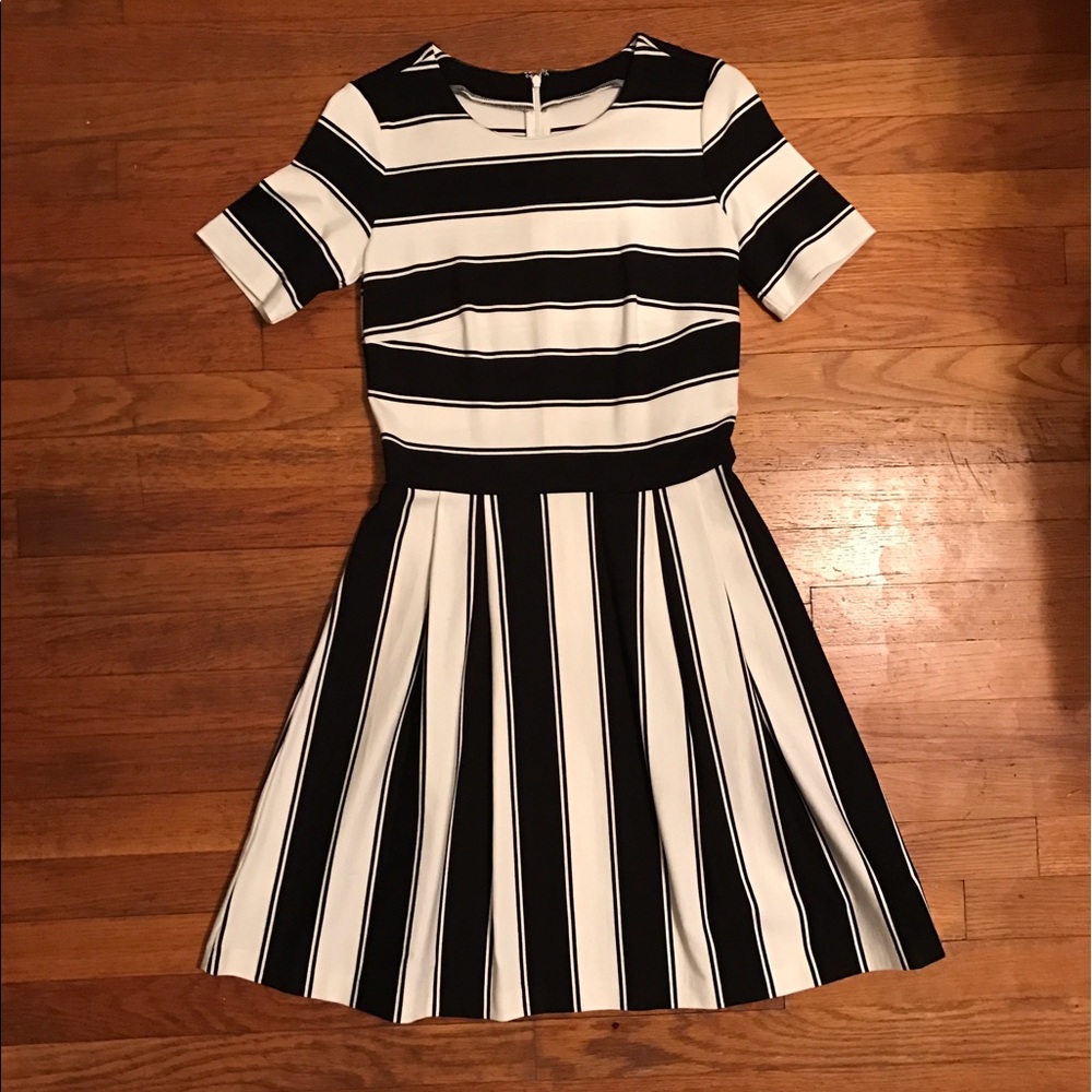 LOFT black & white striped dress w sleeves size 2