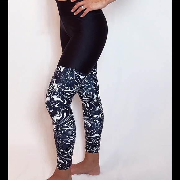 NEW High Waisted Marble Print Leggings - Picture 2 of 5