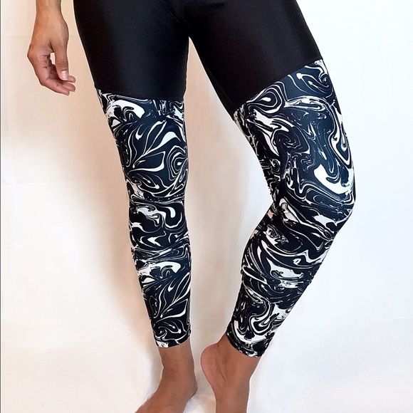 NEW High Waisted Marble Print Leggings - Picture 4 of 5