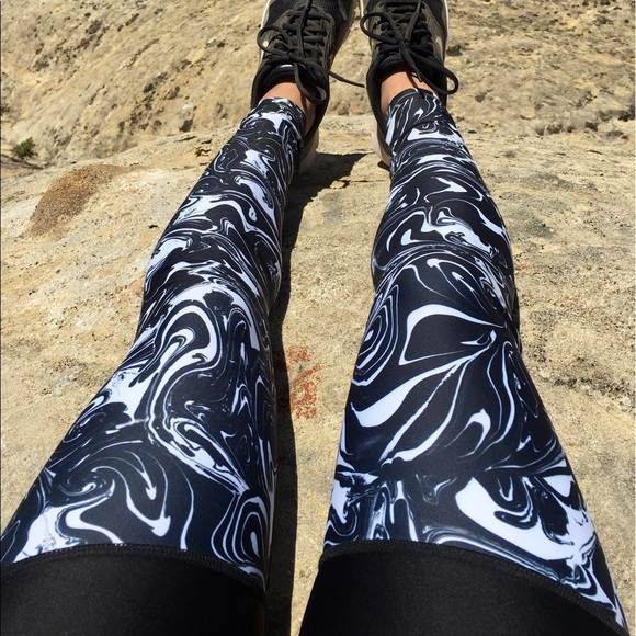 NEW High Waisted Marble Print Leggings - Picture 3 of 5