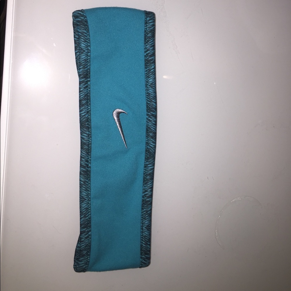 Nike headband