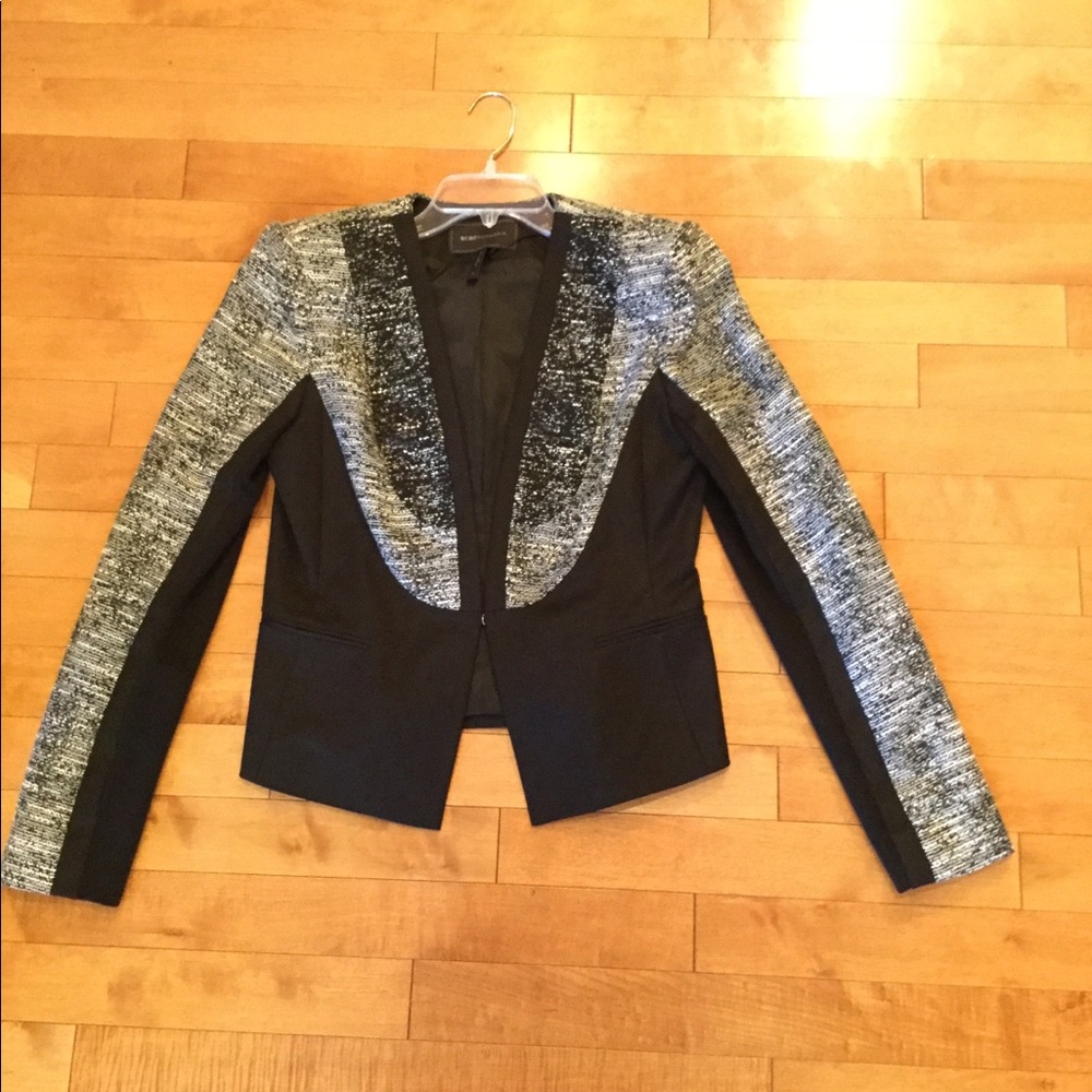 BCBG DALLIN two tone gorgeous blazer