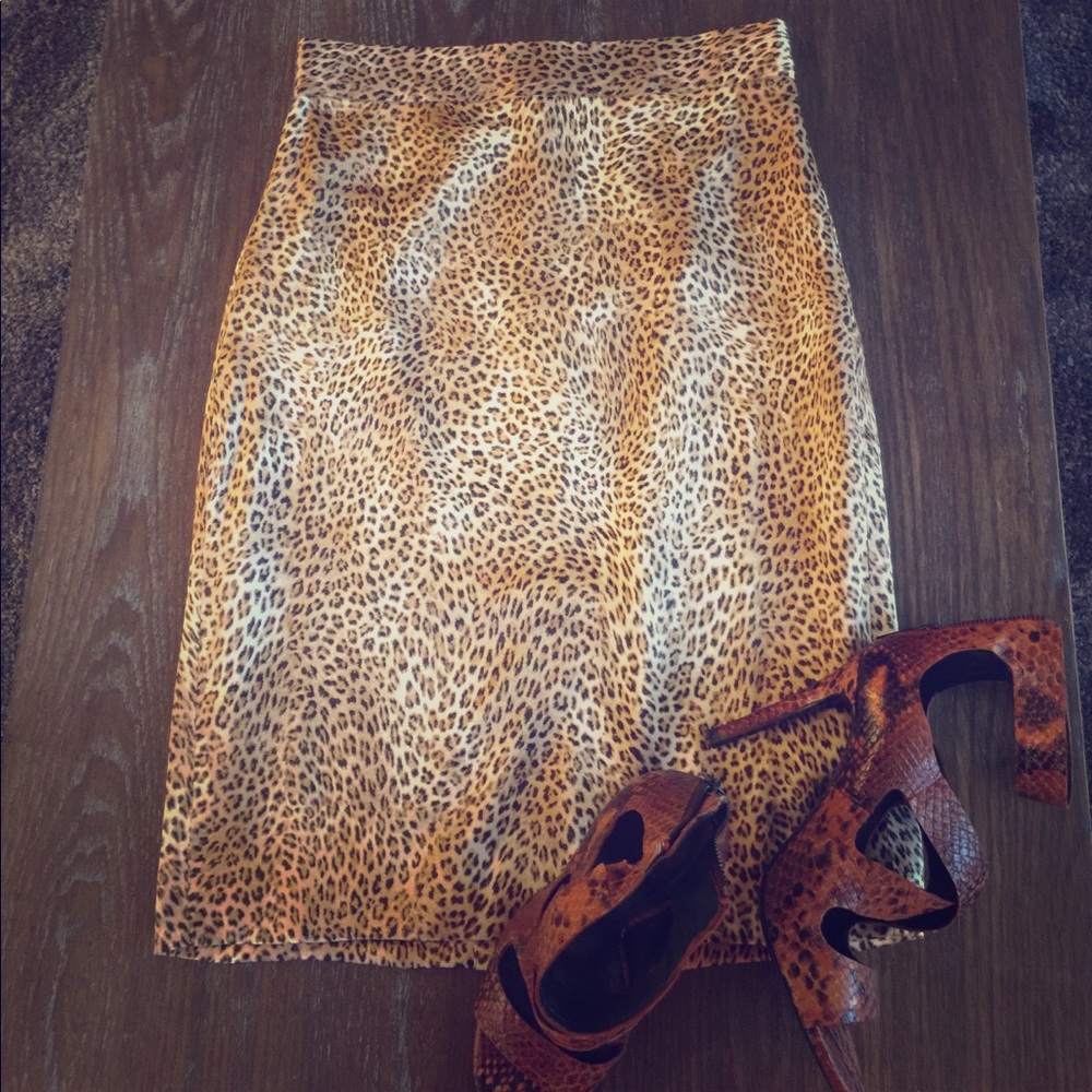 Guess By Marciano Leopard Print Silk Pencil Skirt