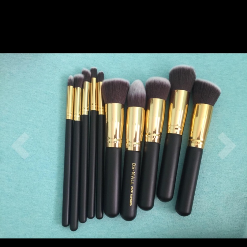 New! Professional make up brushes! - Picture 4 of 4