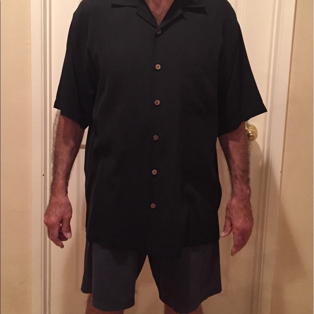 Tommy Bahama Hollywood  themed men's black shirt