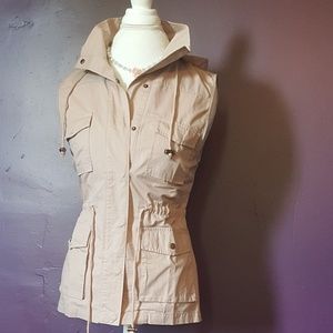 Mayberrys exclusive cargo vest