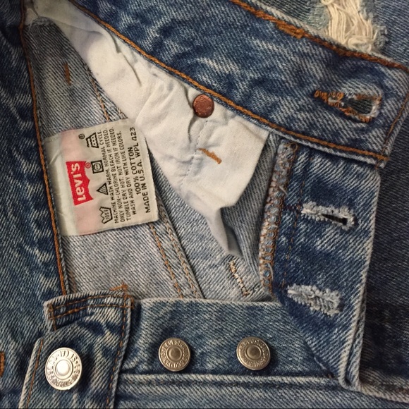 Distressed high-waisted denim shorts! - Picture 2 of 3