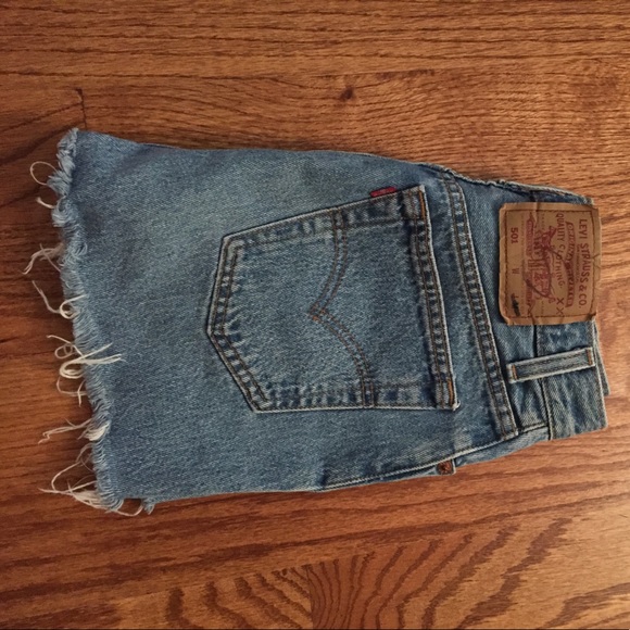 Distressed high-waisted denim shorts! - Picture 3 of 3