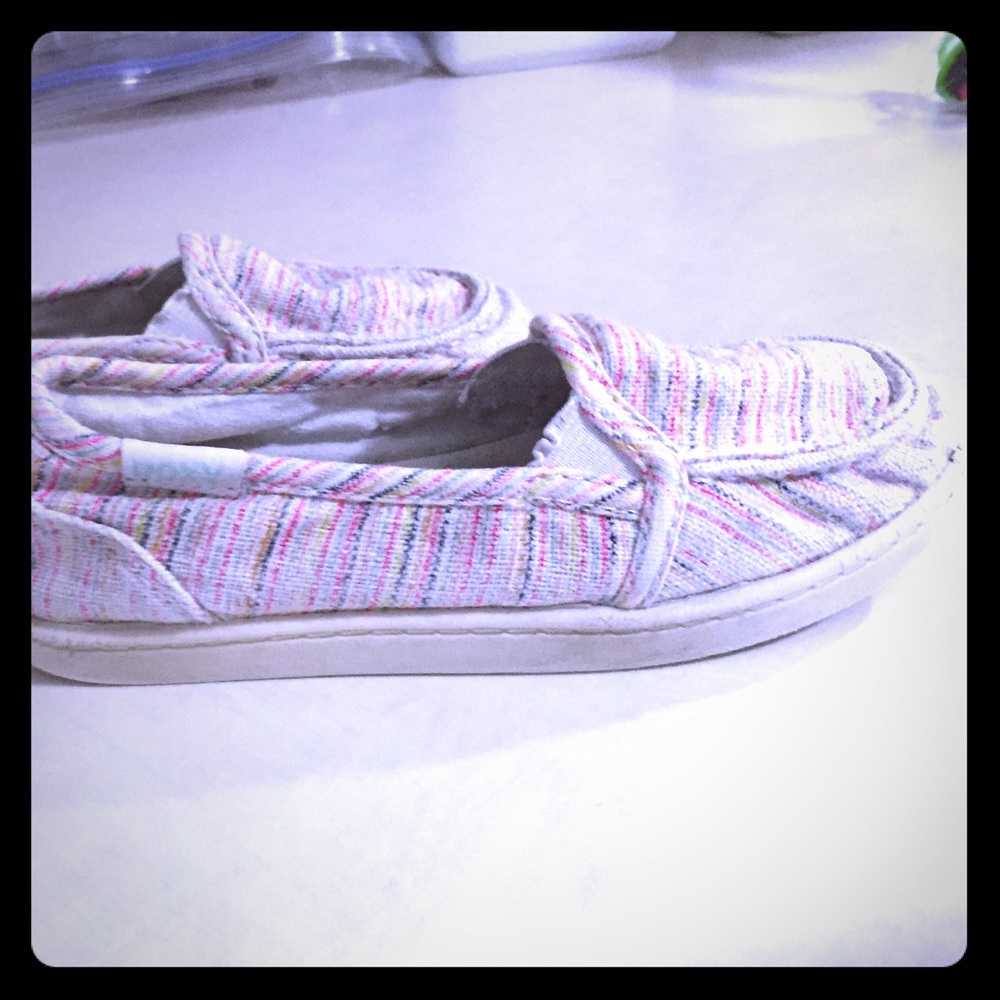 Girls Roxy slip on sneakers