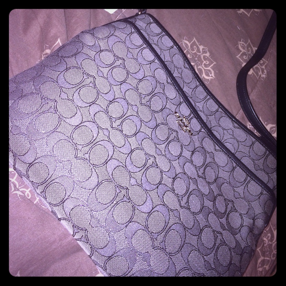 Brand New Women's Coach Crossover Purse!!