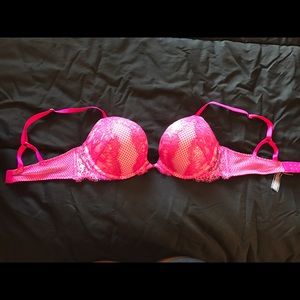 Victoria Secrets bombshell bra pink