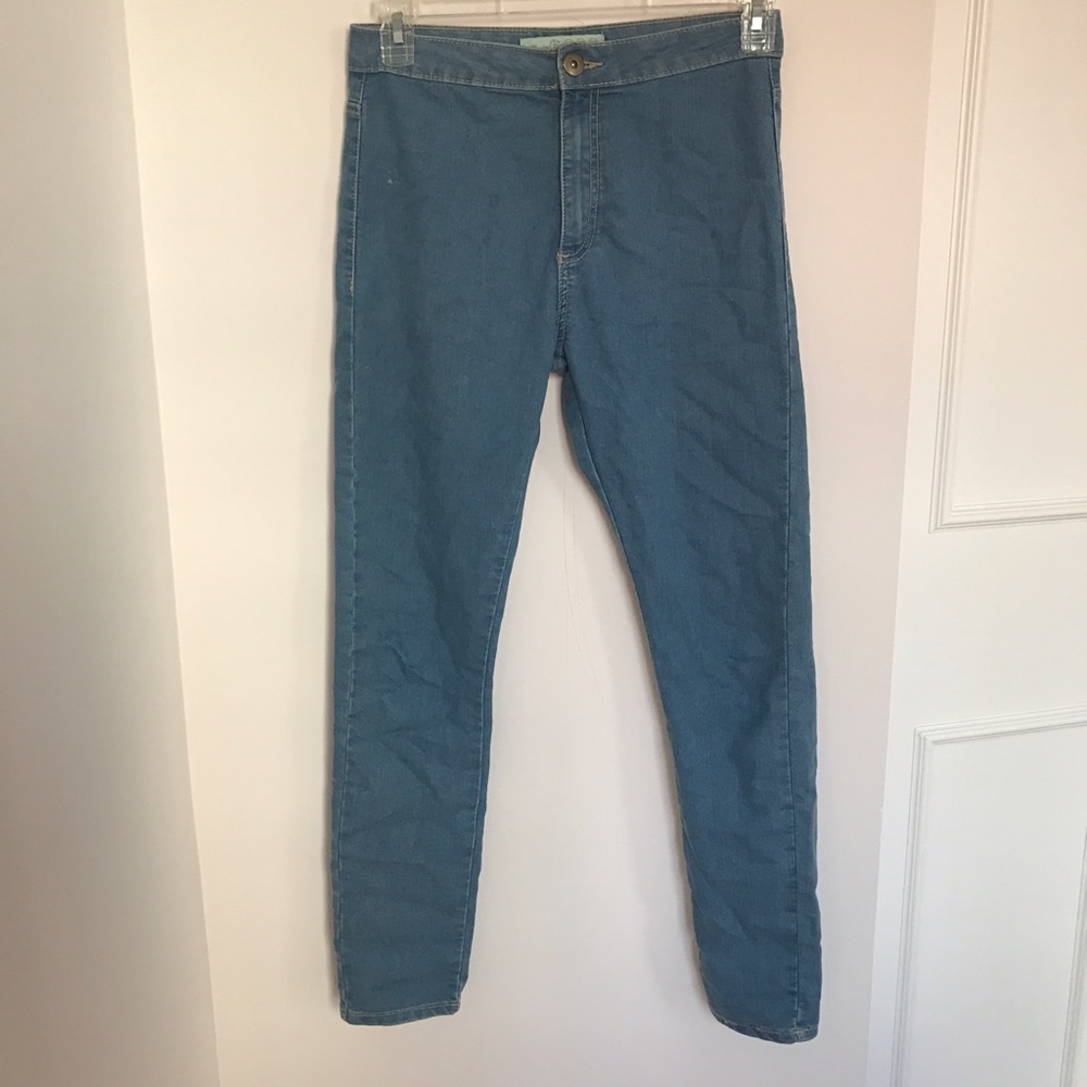High waisted jeans