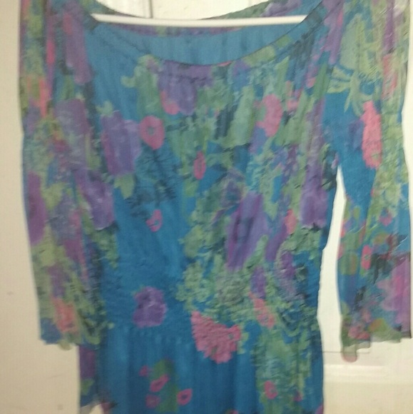 Top - Picture 2 of 3