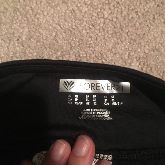 Black forever 21 leggings - Picture 4 of 4