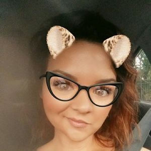 Meet your Posher, Alicia