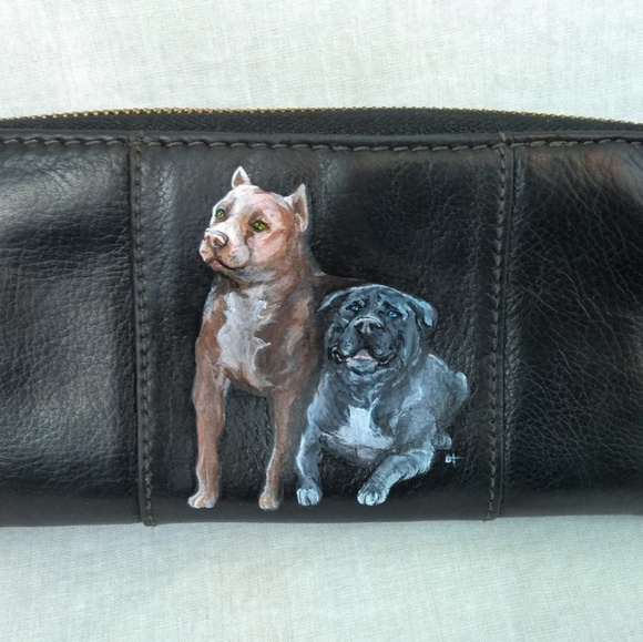 Hand painted pitbull dogs on Fossil wallet - Picture 2 of 6