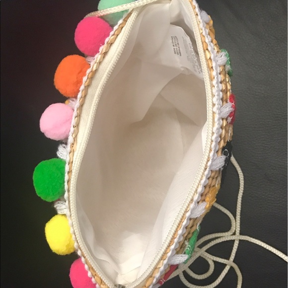 LAST ONEMini Straw Pom Pom Bucket bag - Picture 4 of 4