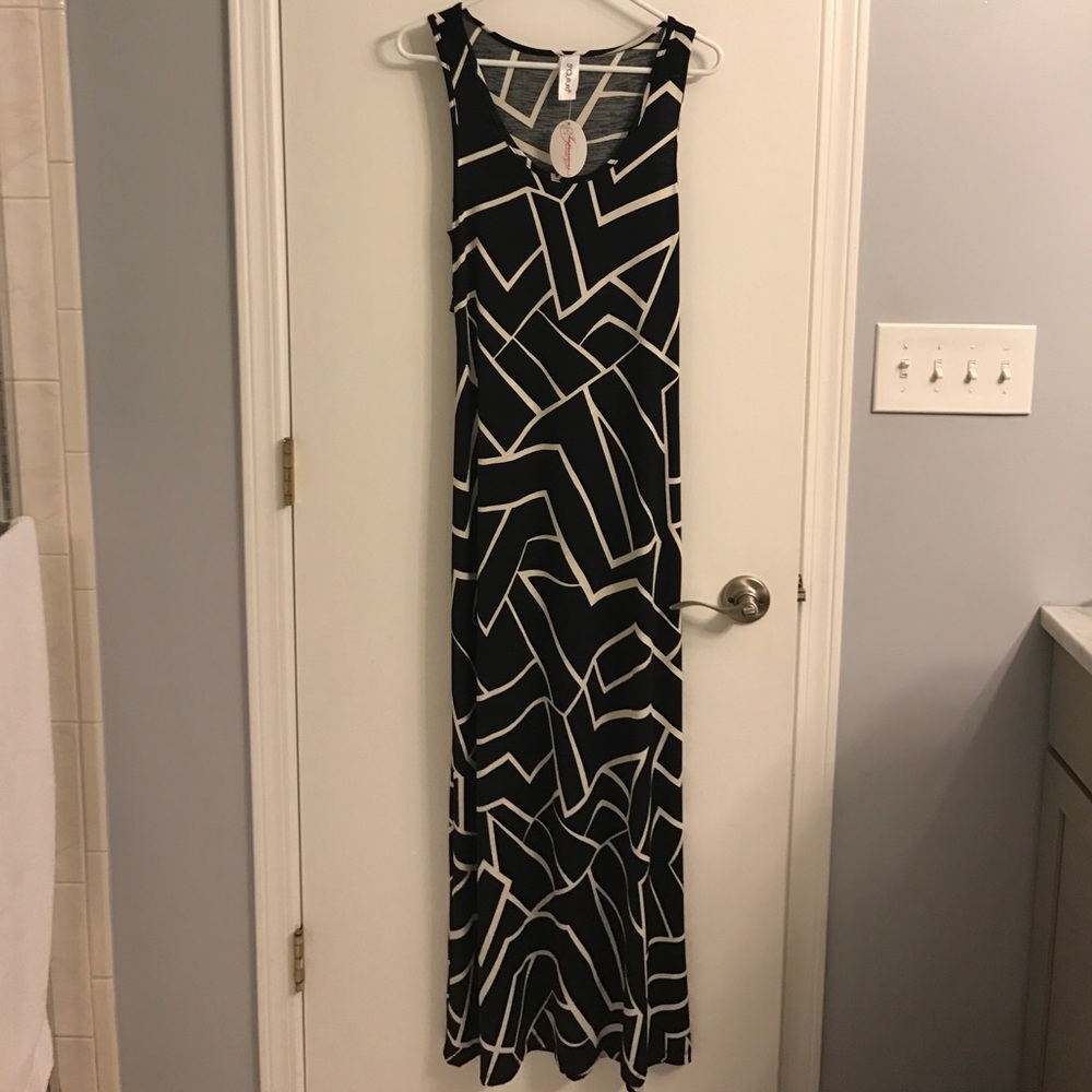NWT 5th Culture Maxi dress