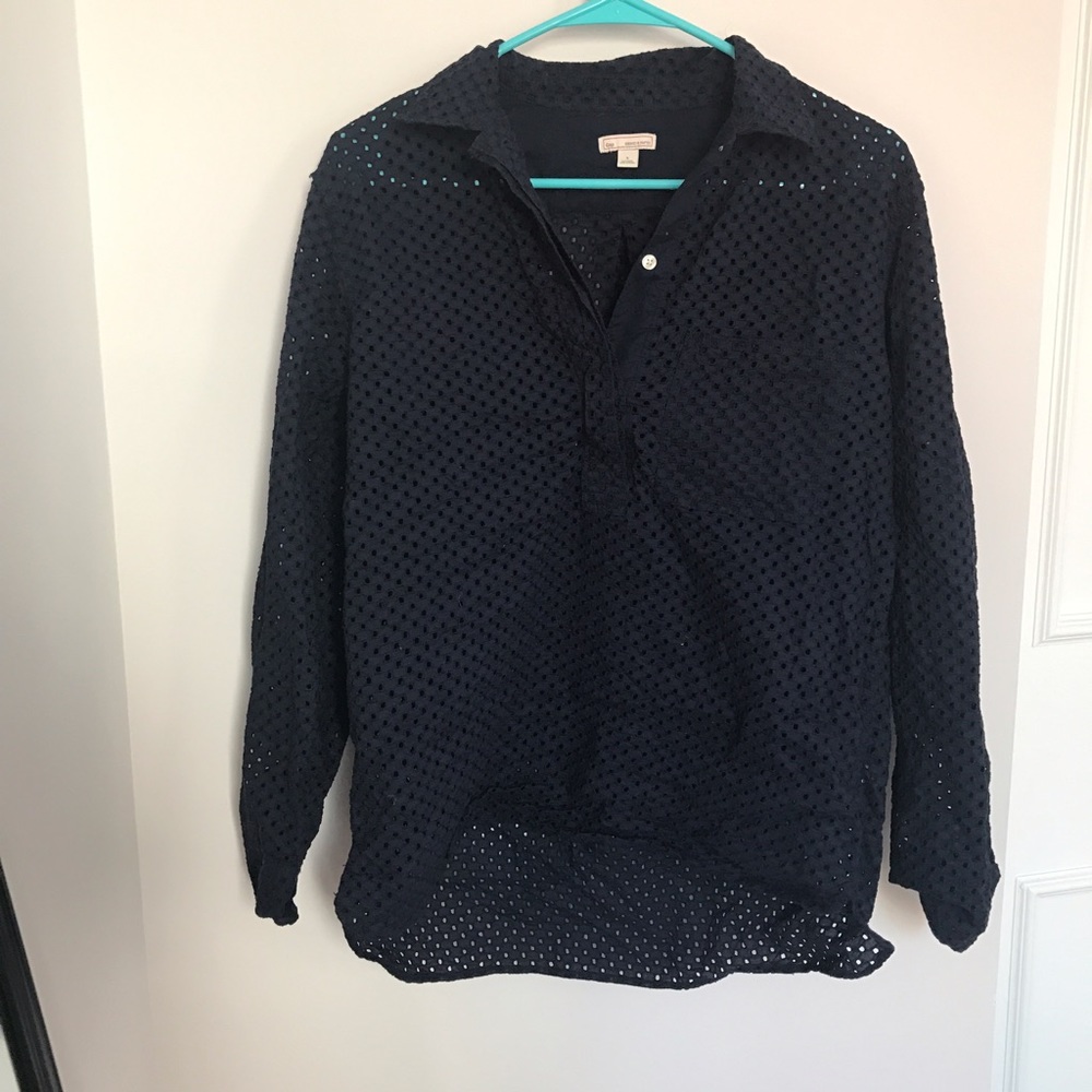 Gap navy eyelet button down