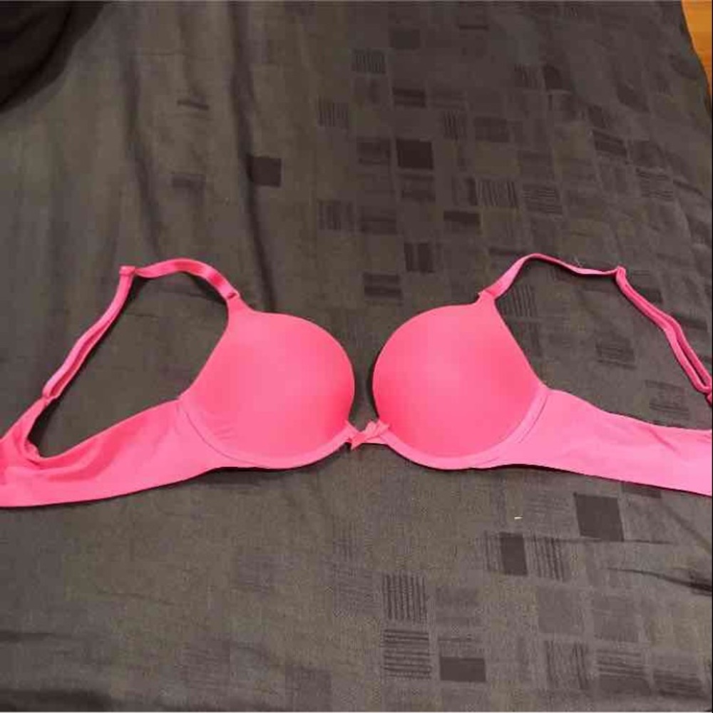 NWT Victoria secret push up bra 34A