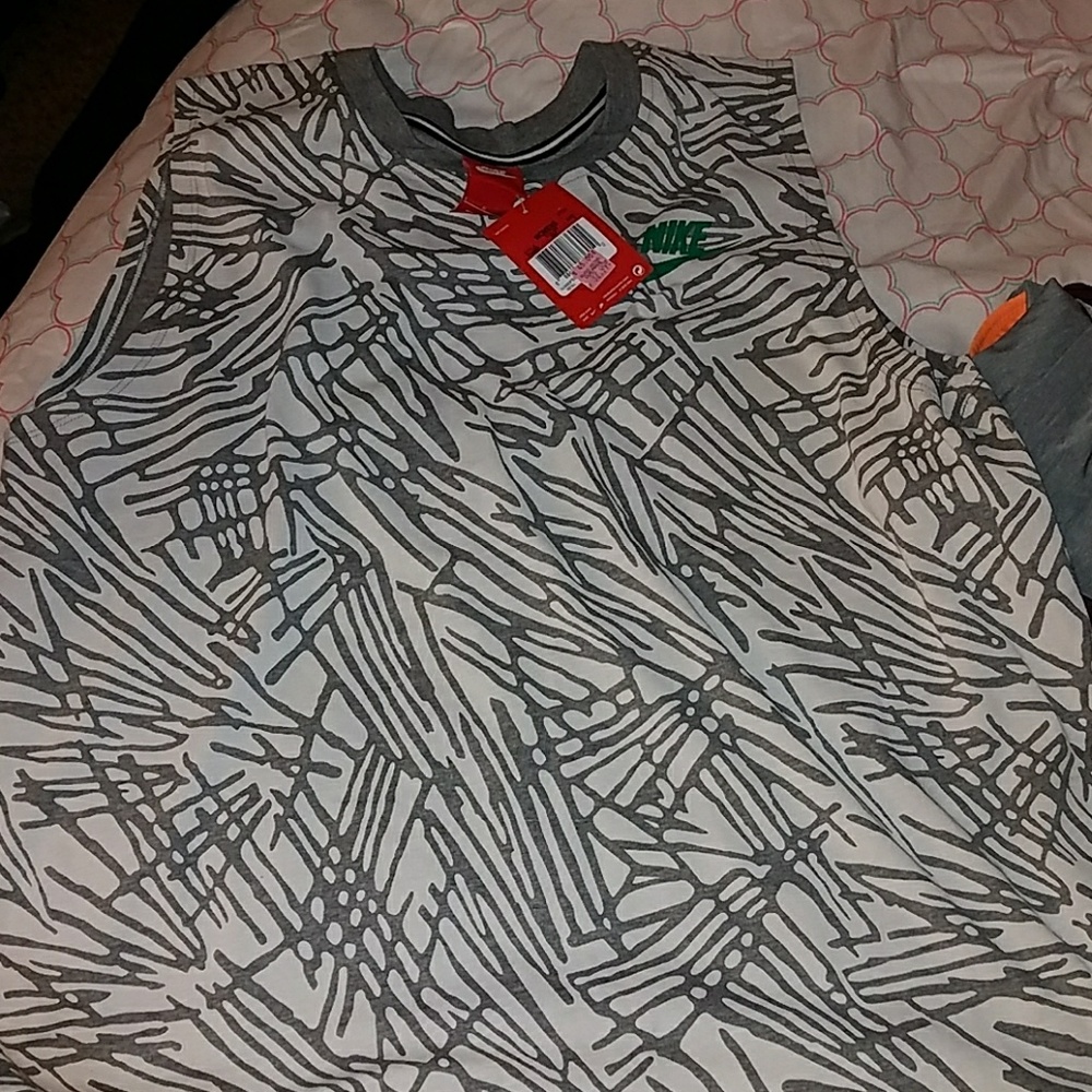Nike top