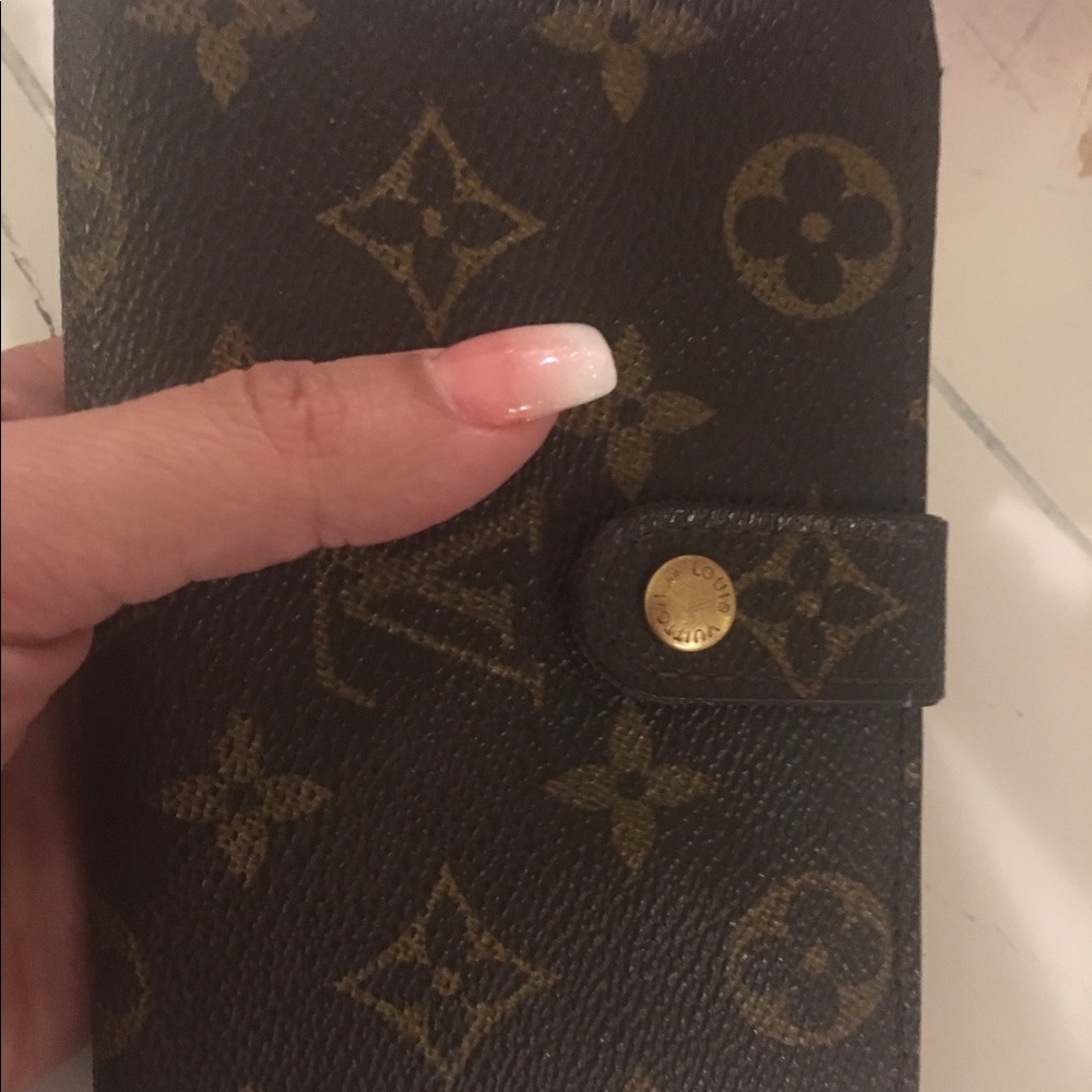 Authentic Louis Vuitton kiss wallet💕