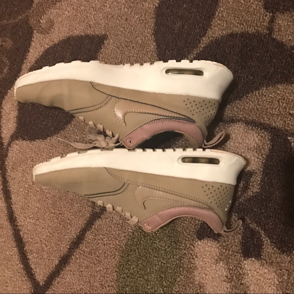 Nike Theas