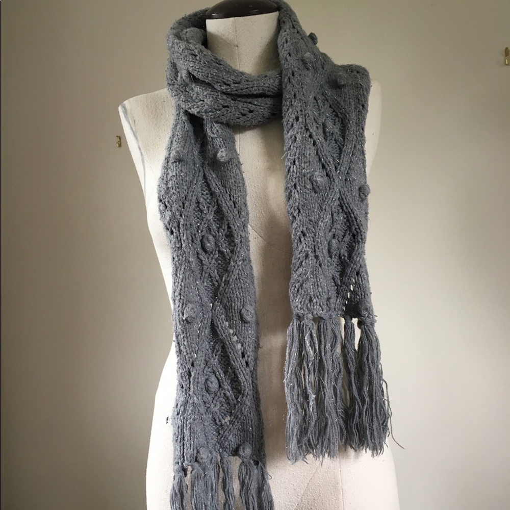 Grey knit scarf