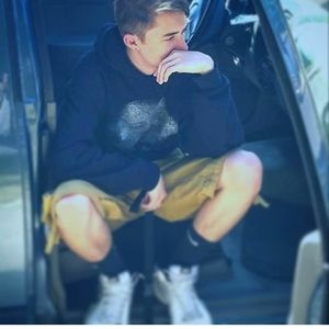 Meet your Posher, Eion-riley