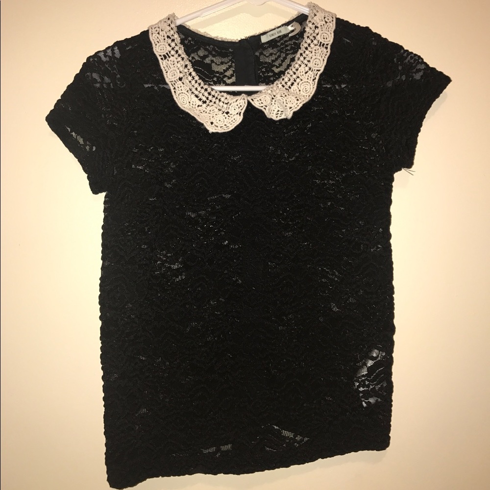 Lace Shirt with collar.