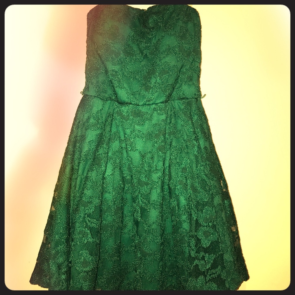 Green lace dress