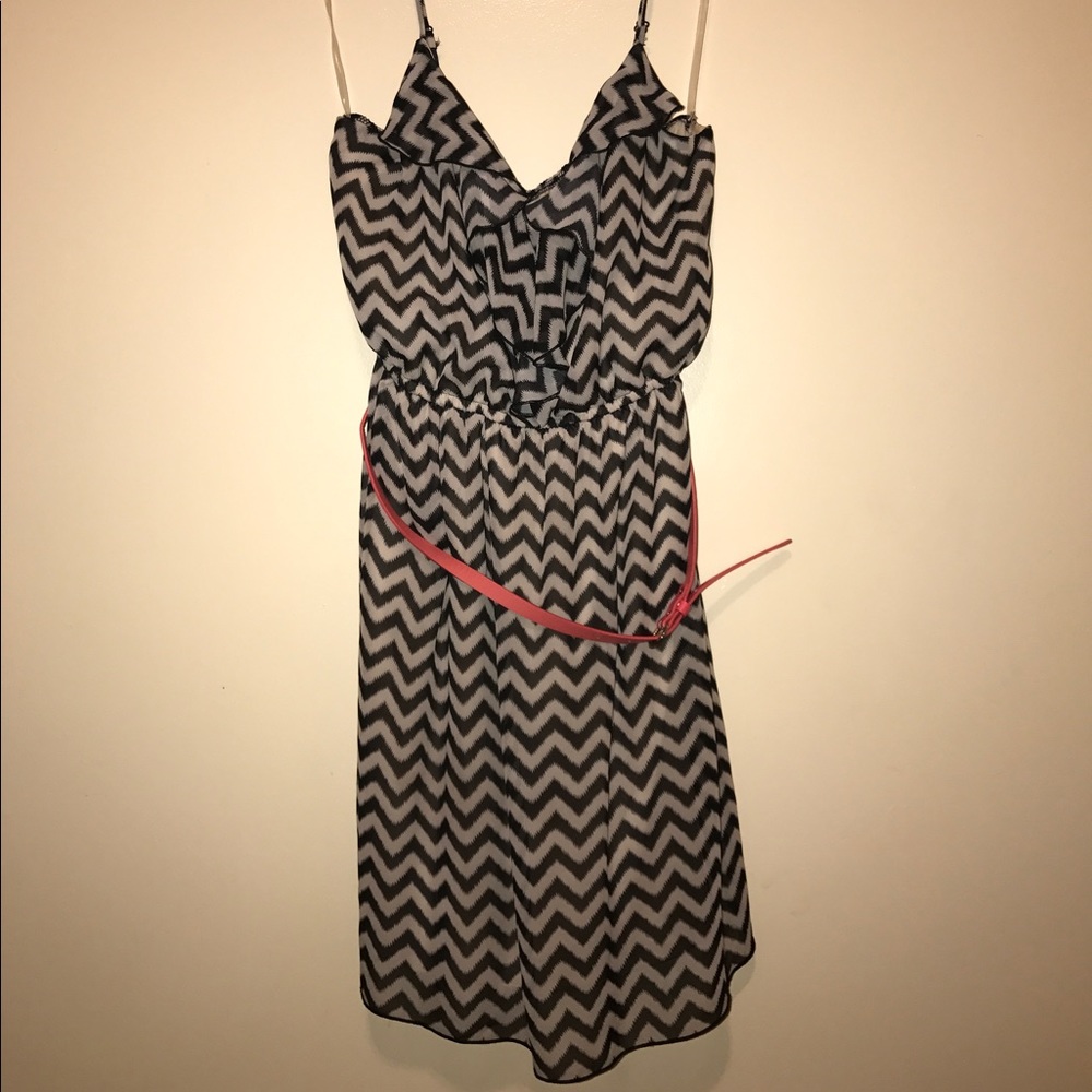 Chevron dress w/pink belt