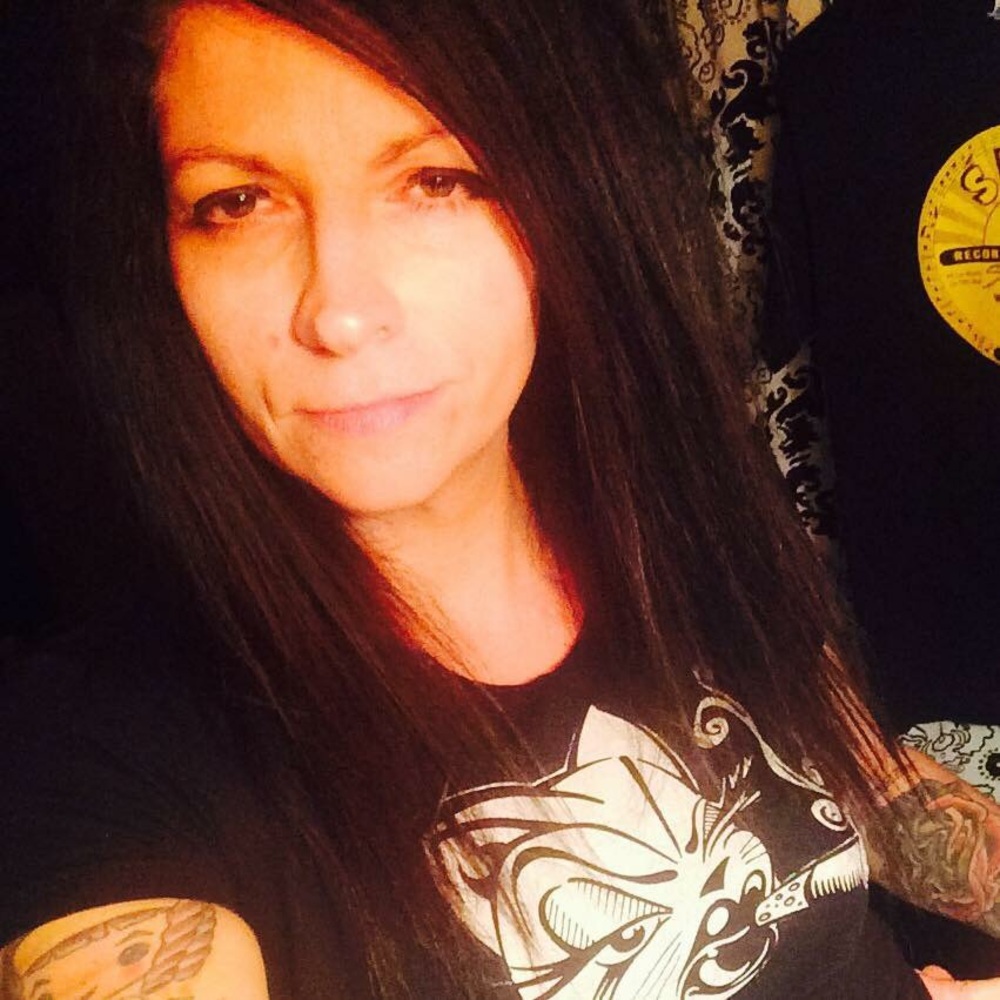 Meet your Posher, Delonna