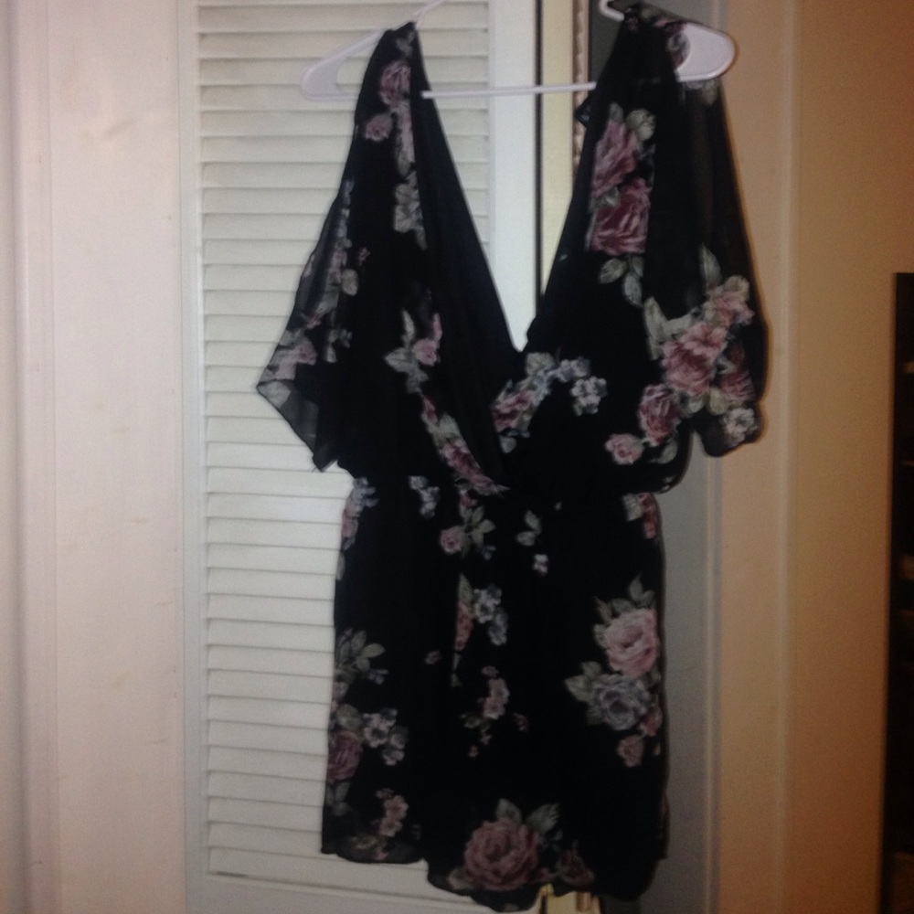 Rue 21 romper size medium