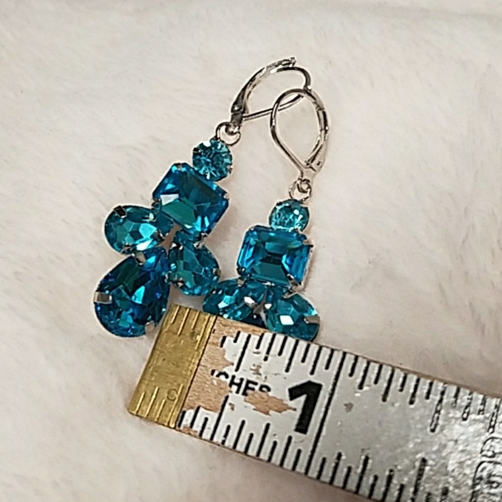E897 2" Blue Geoshaped Crystal Drop Earrings - Picture 7 of 10