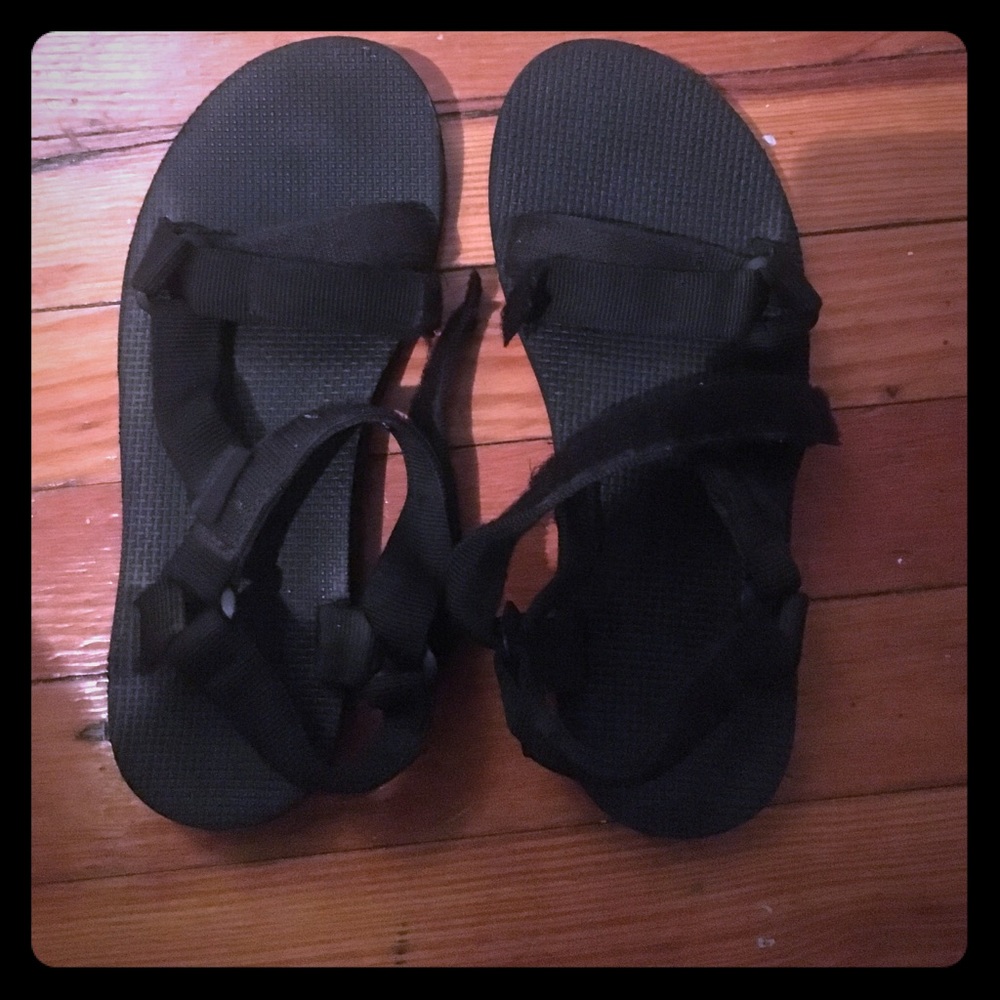 Women's classic tevas