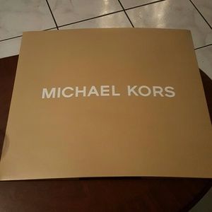 Michael kors box tops. No Bottoms . I have 6 tops