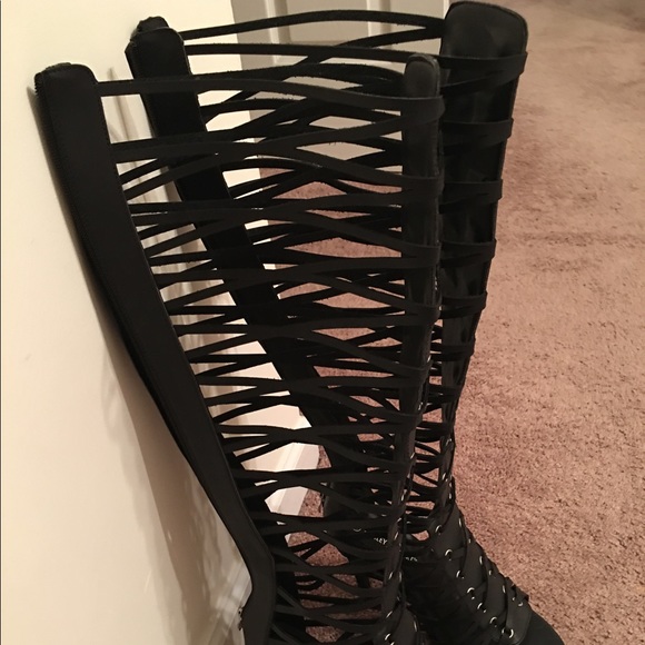 Ashley Stewart Black 11W Gladiator Sandals - Picture 3 of 8