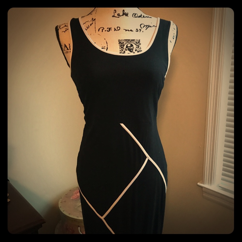 Black and White Maxi Dress-Size M-EUC
