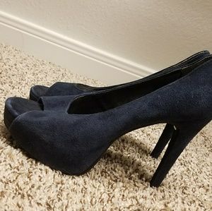 Navy blue pumps