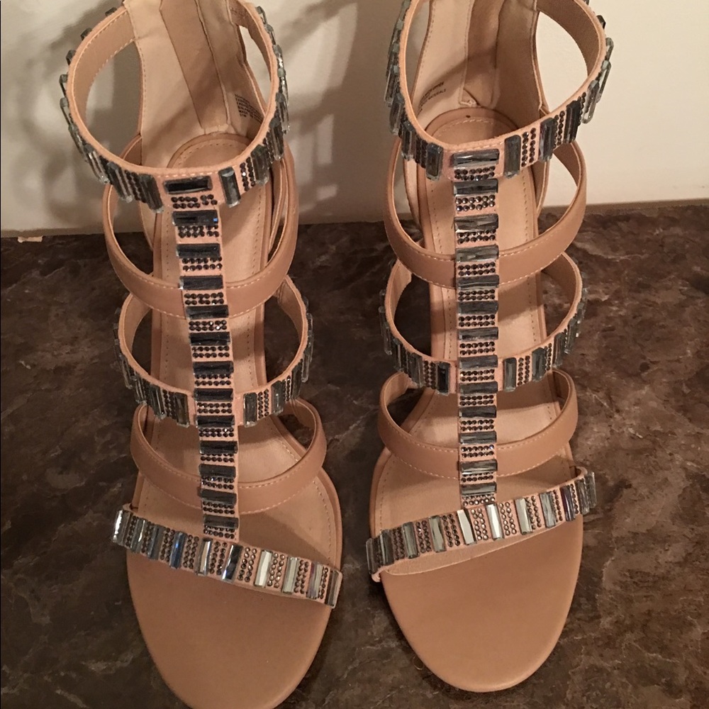Torrid 11W tan sandals