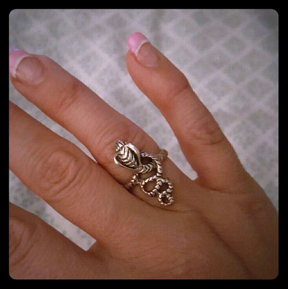 New sterling sliver .925 snake ring.  size 5