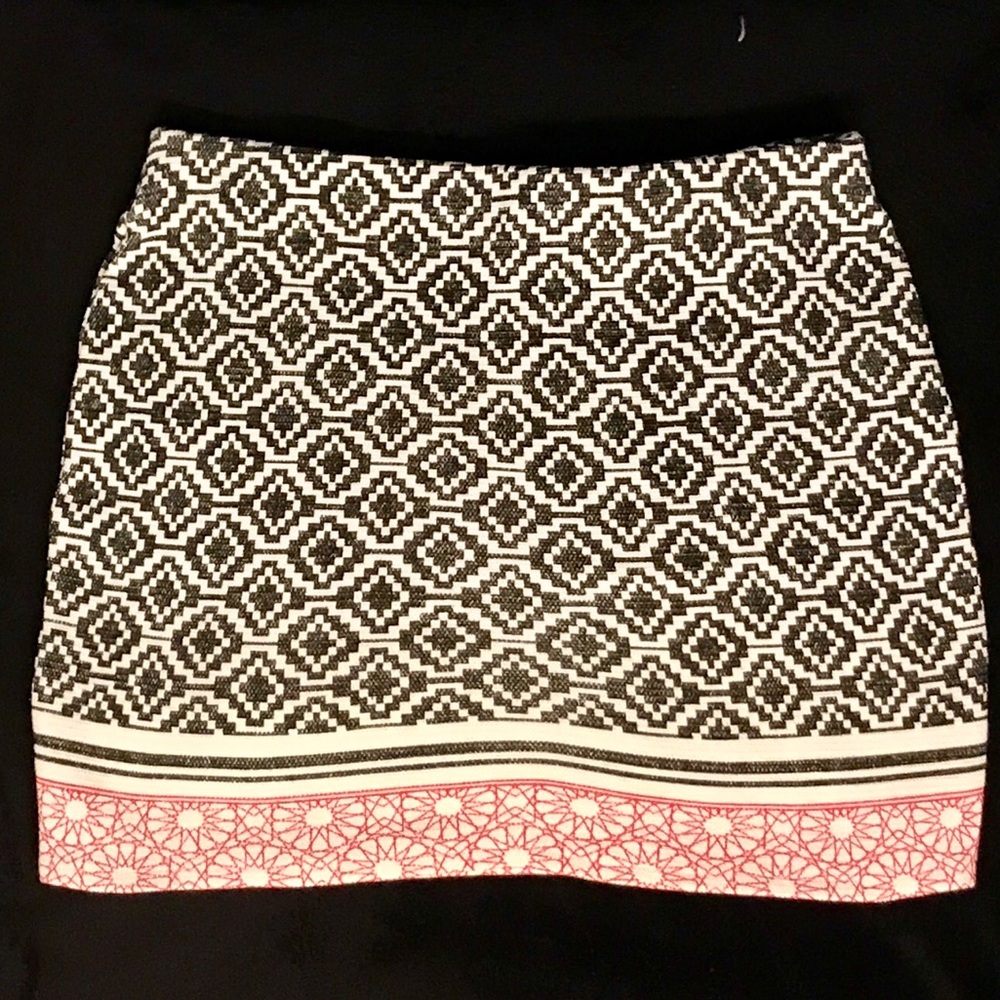 NWOT Zara Trafaluc Aztec Patterned Mini Skirt 26