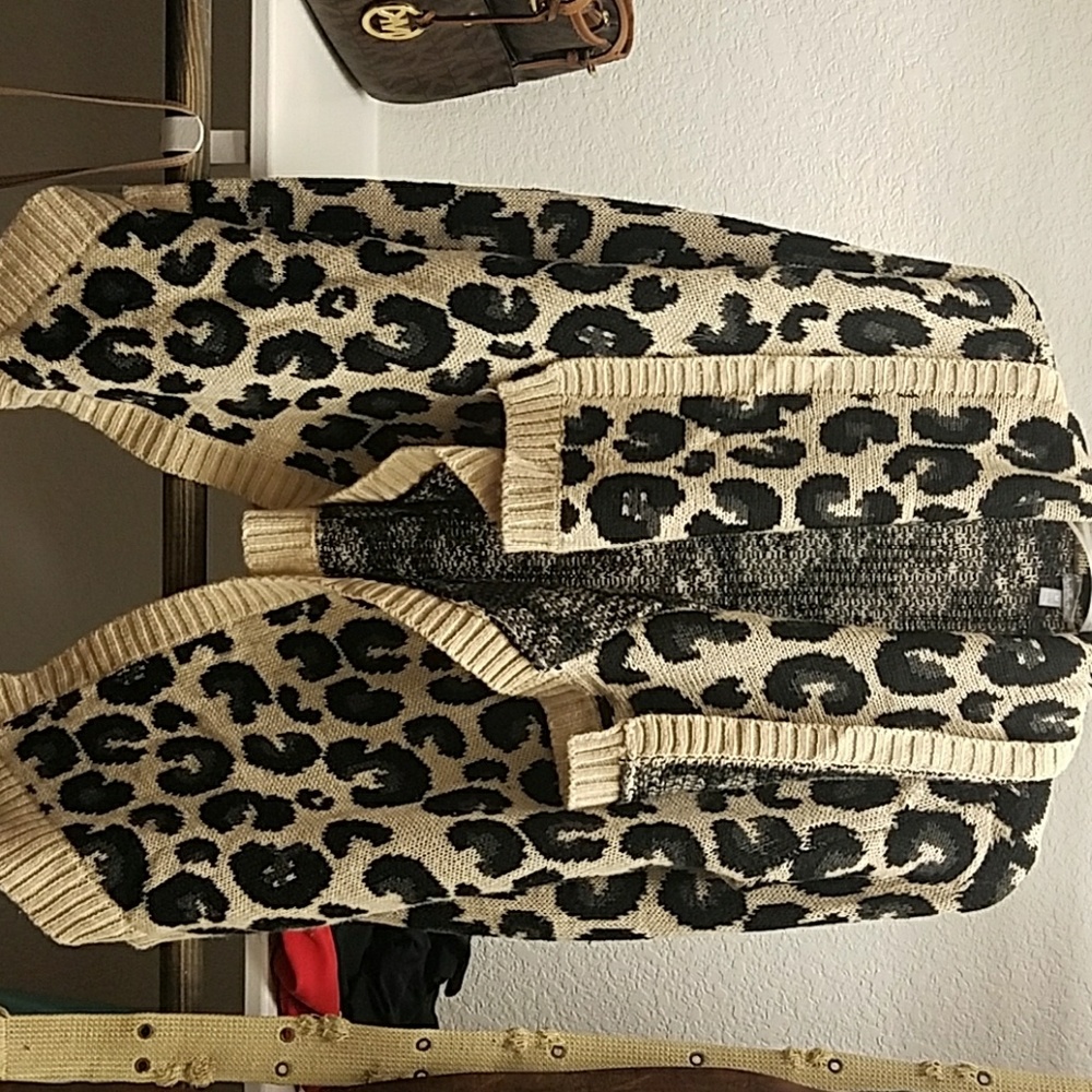 Charlotte russe cheetah print cardigan