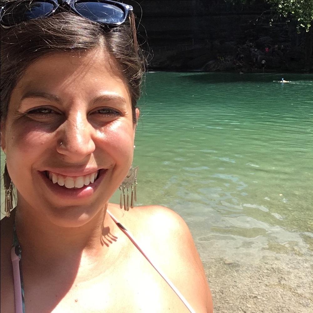 Meet your Posher, Casey